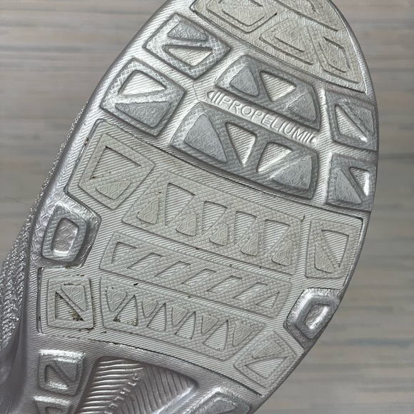 APL Techloom Wave Metallic Silver/Black SOLD OUT 7.5 Worn Once - Picture 8 of 10